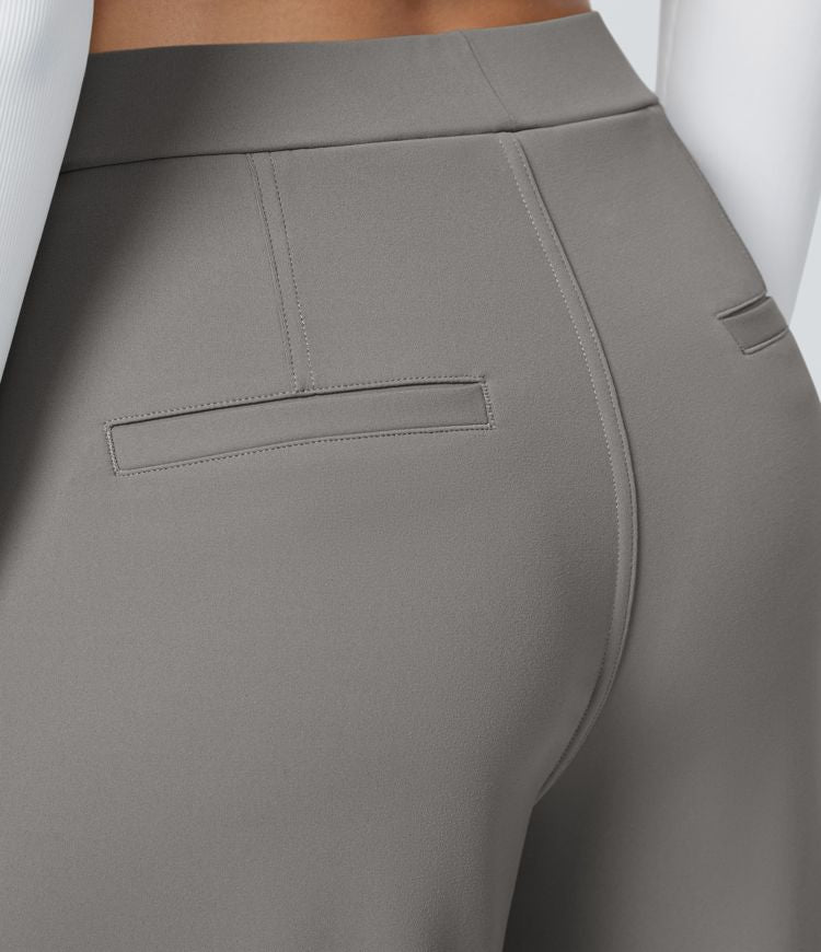 HaloTek Air™ Plissierte dehnbare Stoffhose mit hohem Bund, Seitentaschen und geradem Bein